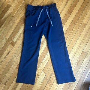 Figs Kade Cargo straight leg scrubs size small